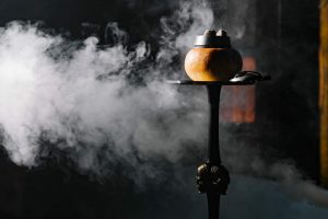 Czy shisha jest bardziej szkodliwa od papierosów?